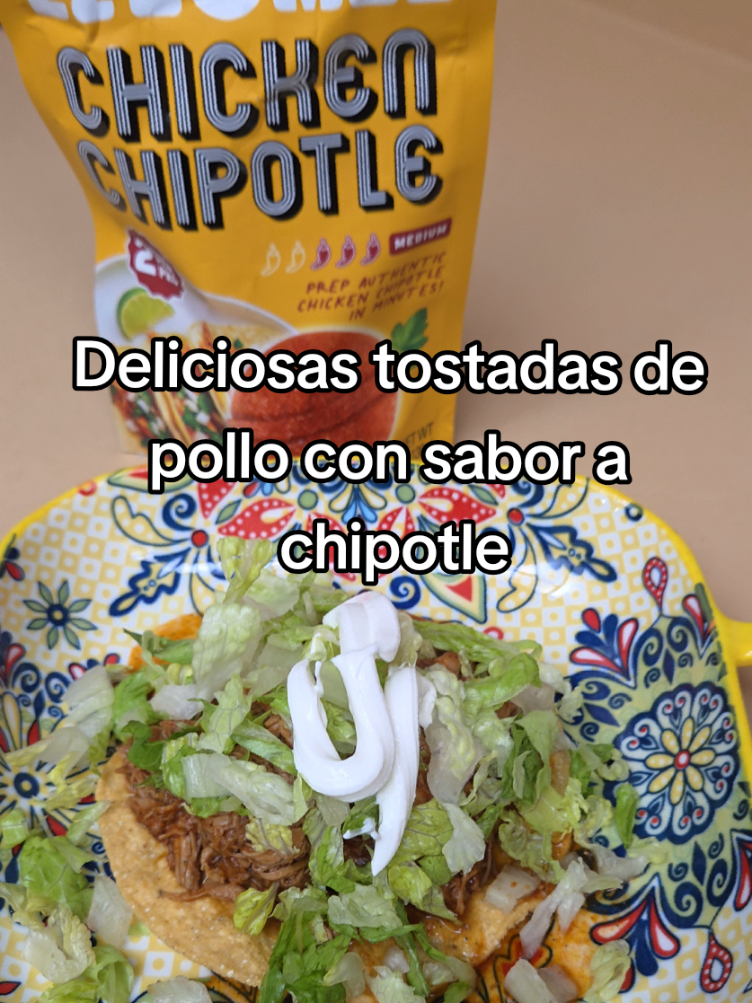 Antes las conocíamos como Tinga Bombs, ahora son Chicken Chipotle 🌶️❤️ pero siguen con ese delicioso sabor. Yo preparé estas tostadas de pollo y quedaron para repetir. 🤤 @EZ Bombs  #ezbombschickenchipotlechallenge #EZBombs #ChickenChipotle #TostadasDePollo #TikTokShopFinds 