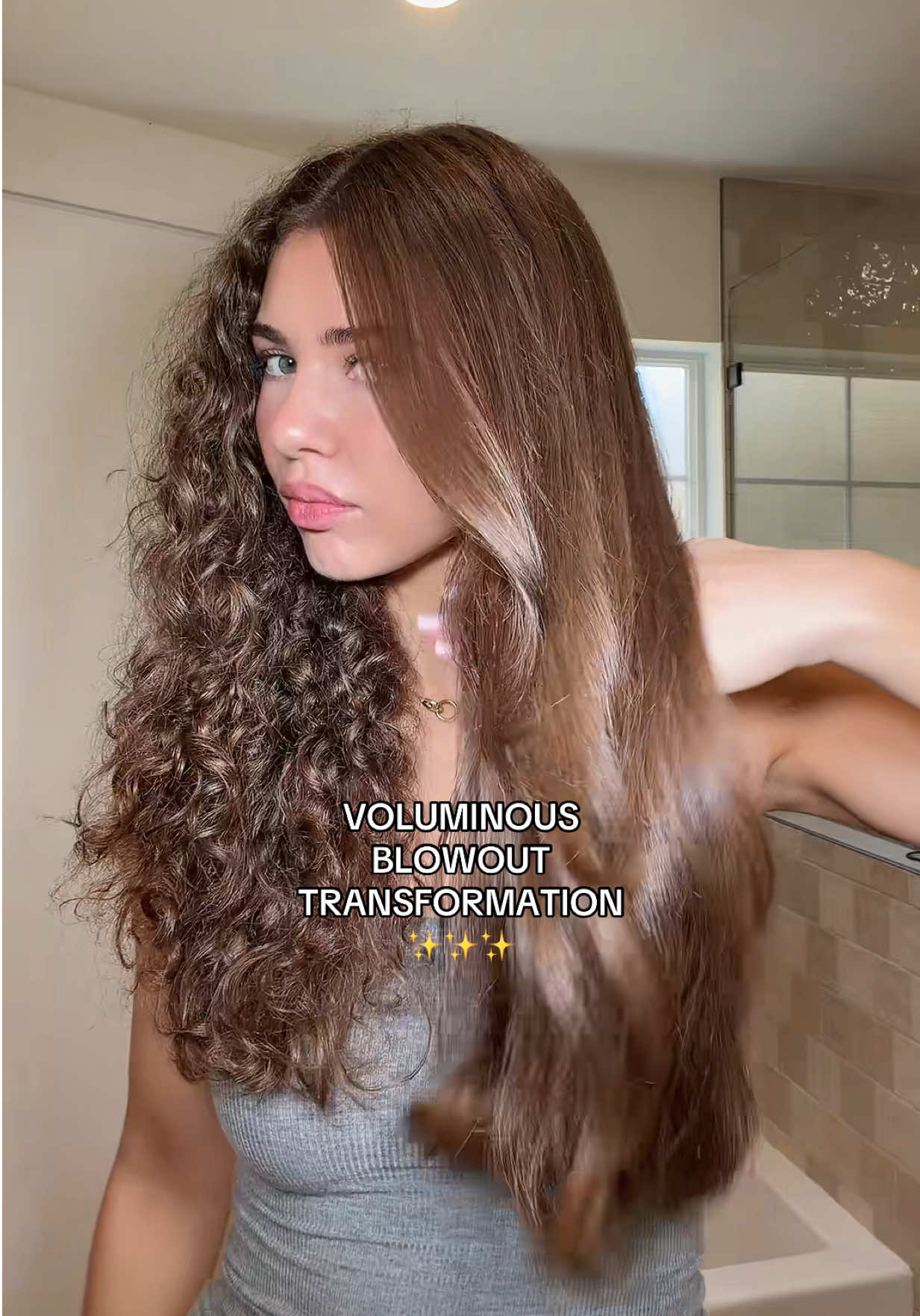 SOOOO bouncy! 😍 @Revlon Hair Tools Volumizer hair dryer #RevlonHairToolsPartner #blowout #frizzyhair #hairtutorial #roundbrush 