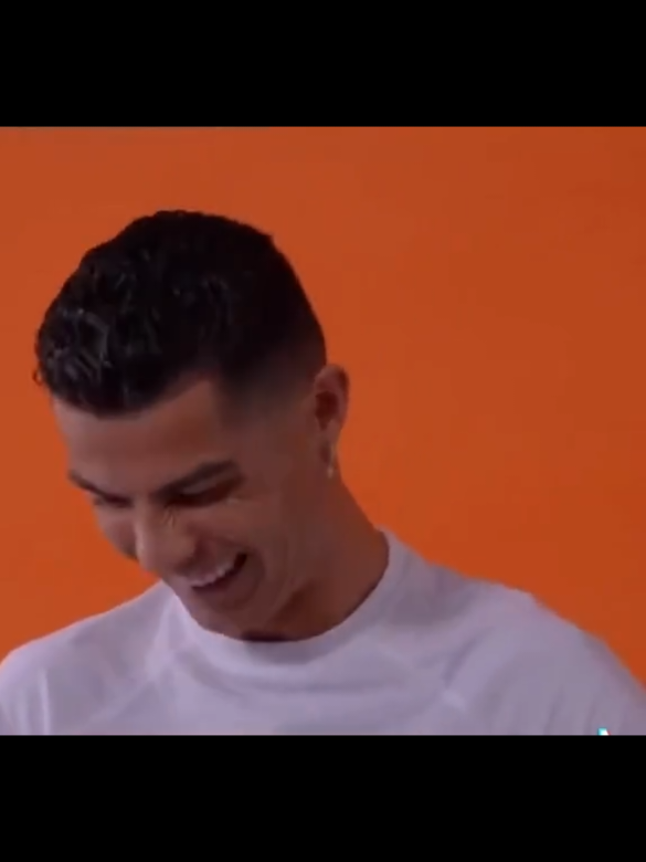ahh cheeky boy😂 #funny #ronaldo #viral #fyp #cheekyboy 