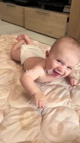 Mon Baby Loan bientôt 5 mois d’amour , mon bébé sourire 🤍 Je t’aime d’un amour infini  #baby #babyboy #babysmile #Love #momlife 