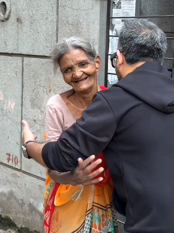 hussainmansuri Be a reason for someone’s happiness💯☺️❤️ #humanity #hussainmansuri#fyp #viral #reels 
