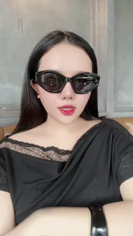 Kính đeo thời trang phong cách đeo sang đẹp 