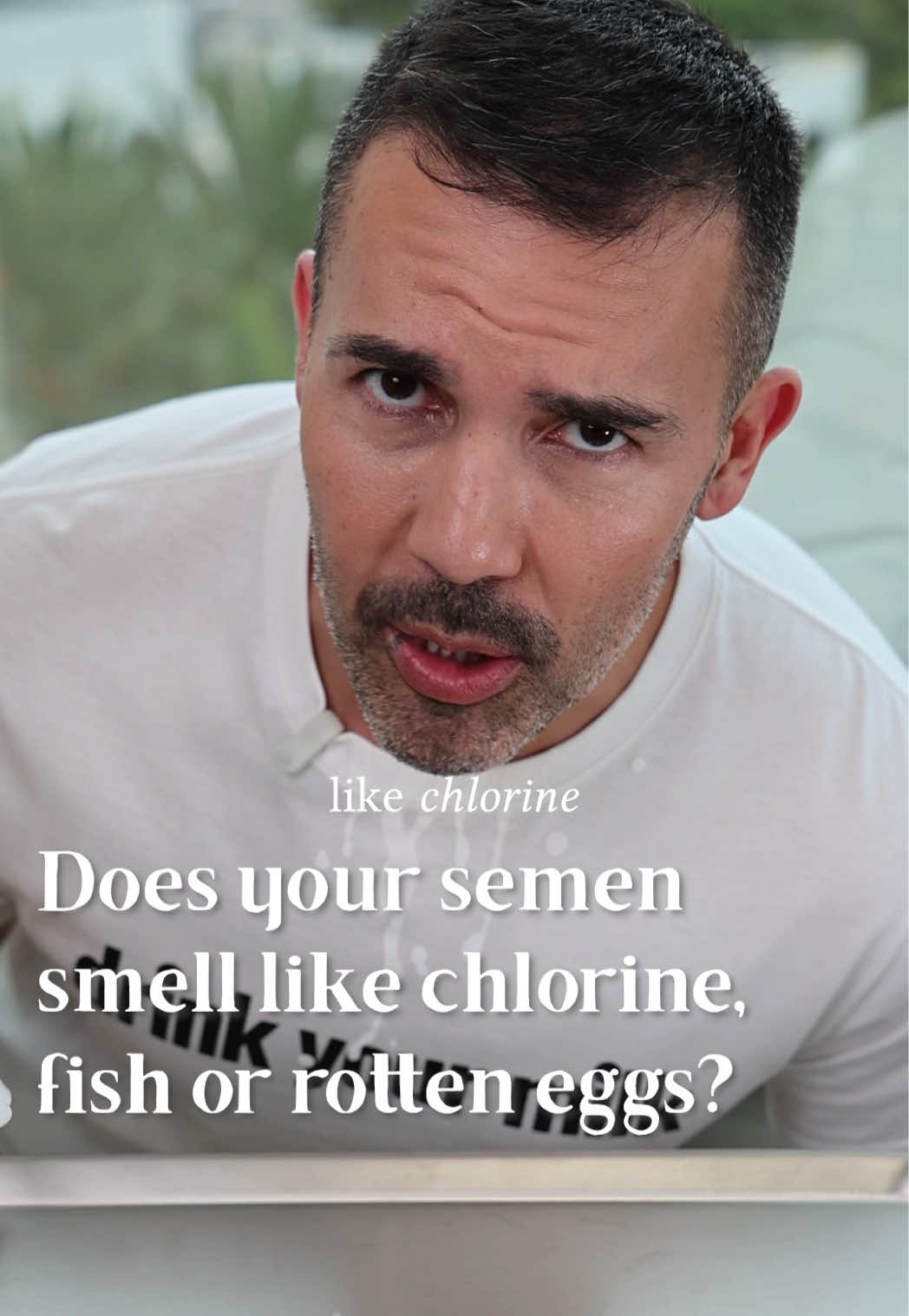 Chlorine, fish, or rotten eggs? 💦 Healthy semen may have a mild chlorine, bleach, or ammonia-like scent because it is slightly alkaline, typically with a pH between 7.2 and 8.0. But what does it mean if it smells fishy or like rotten eggs? Watch part two to find out. #doctor #DidYouKnow 