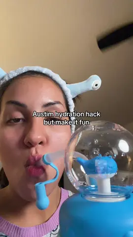 All I have to do is make it fun 🥹💕 that’s all. @COMO BEBE #hydrationtips #austimhacks #creatorsearchinsights #whalecup #autism  