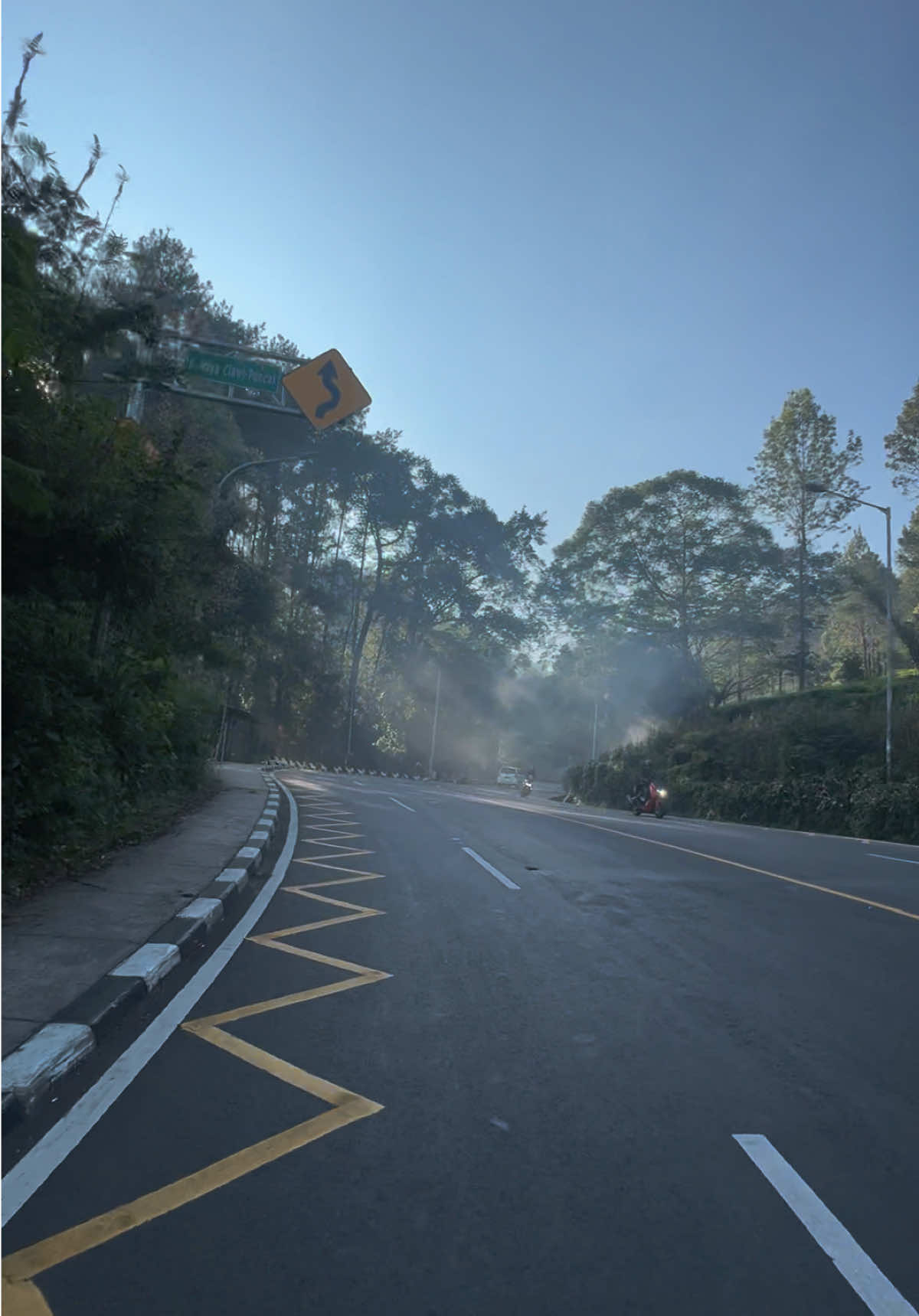 Suasana puncak di hari kerja? #puncakbogor #bogor #puncak 