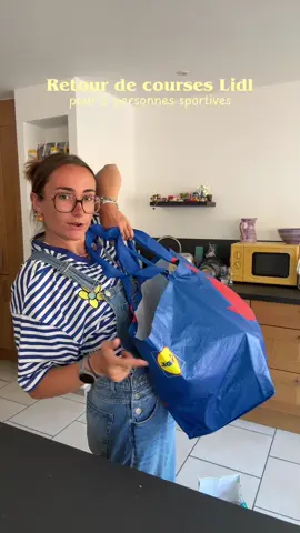 Retour de courses @Lidl France pour environ 2 semaines, pour 2 personnes qui essayent de bien manger et de faire du sport 🏃🏻‍♀️🏃🏻 Il manque juste le surgelé qu’on a acheté autre part : carottes, choux-fleurs, haricots, framboises, épinards, steaks hachés  #haulcourses #retourdecourse #lidl #sport #food 