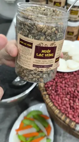 Combo 1 hộp muối vừng 500g + 1 gói ruốc nấm 500g