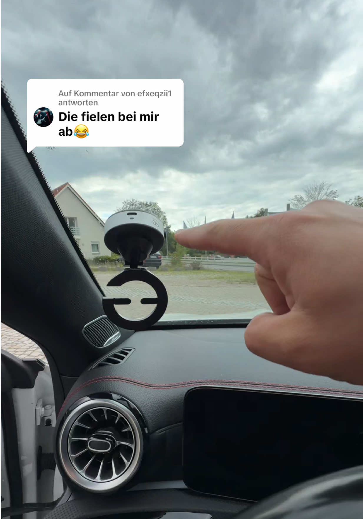 Antwort auf @efxeqzii1 niemals ist der bei dir abgefallen 😅