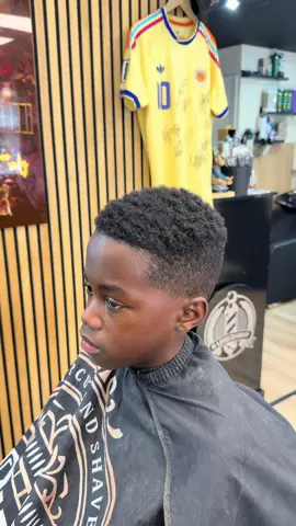 link in bio 📍✂️ #kapper #dordrecht #viral #foryourpage #FreshCut 