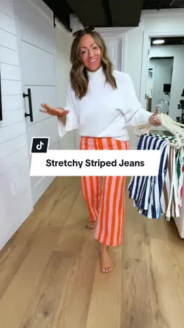 98% cotton, so stretchy and so CUTE!! Holidays, game day…just because!! 🤣😍 I’m 5’2” 127-130 in Size 2 #stretchyjeans #highwaistedjeans #stripedjeans #jeans #croppedjeans @Cicy Bell shop 
