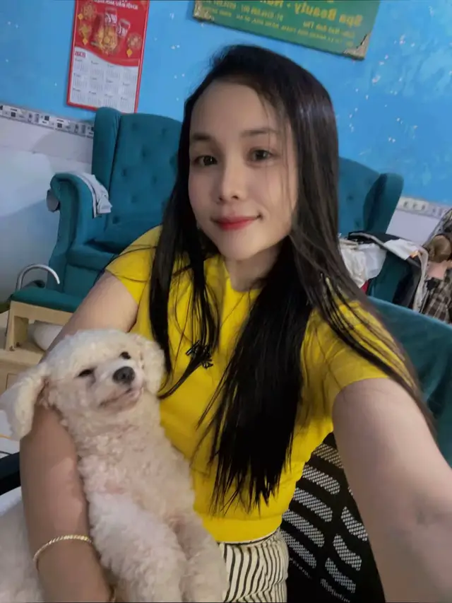 Thôi trang điểm nhẹ . Rồi đi chơi với anh chị xong rồi về 😊