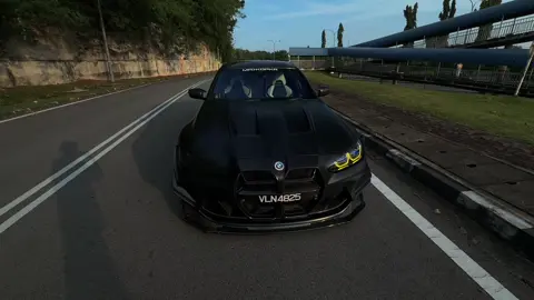 BMWs dance🤍                                                                                                                      #bmw #fyp #foryou #carsoftiktok #cars 