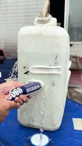 🏭 Factory Direct Supply We are the source factory of silicone sealant. OEM supported, stable quality, wholesale only. #siliconesealant  #buildingmaterials  #factorydirect  #wholesalehairsupplier  #sealantfactory 