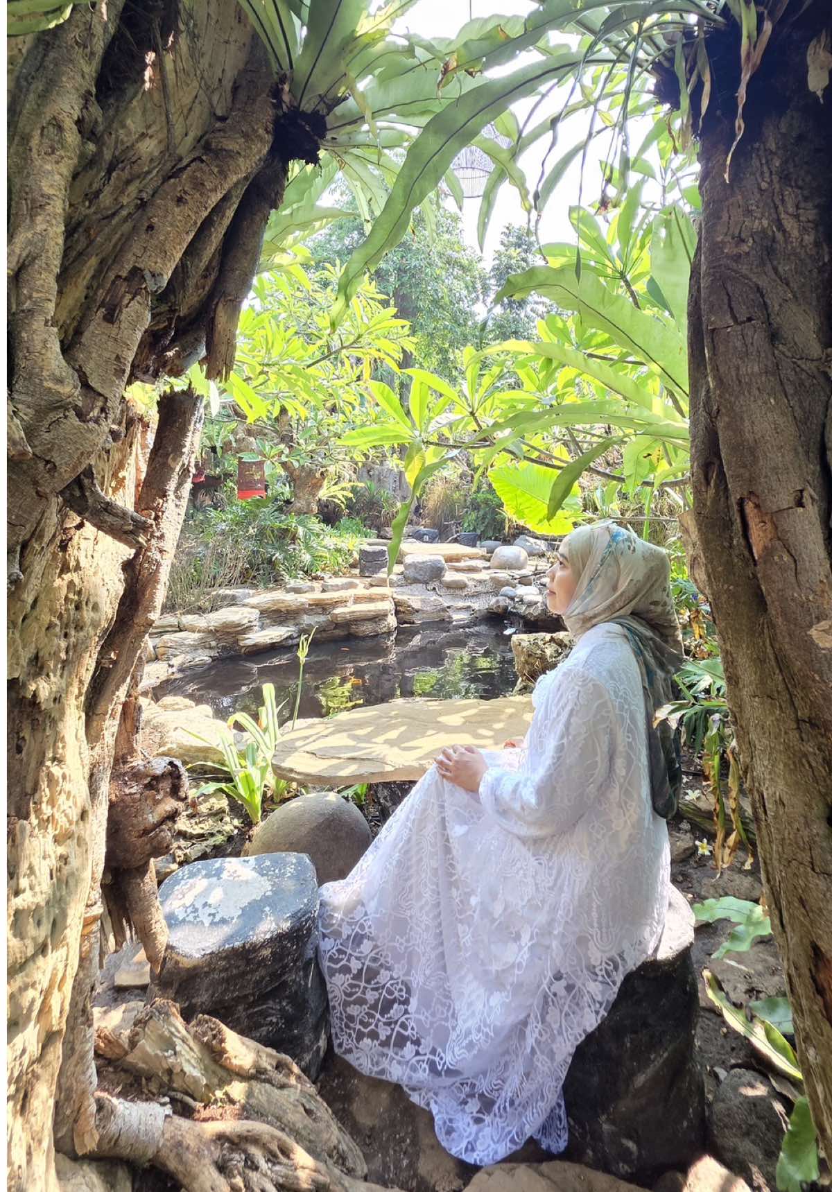 Rekomendasi gamis putih brukat polos mewah untuk hari raya juga prewedding 😍🍀 #gamislebaran #gamisputih #dresstunangan #gamisprewedding 