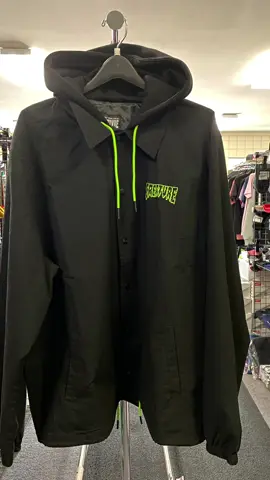 Feeling Fall right around the corner🍂 Perfect weather for new windbreakers and light jackets! #ccwheelhouse #fall #windbreaker #jacket #ccwheelhousethanks 