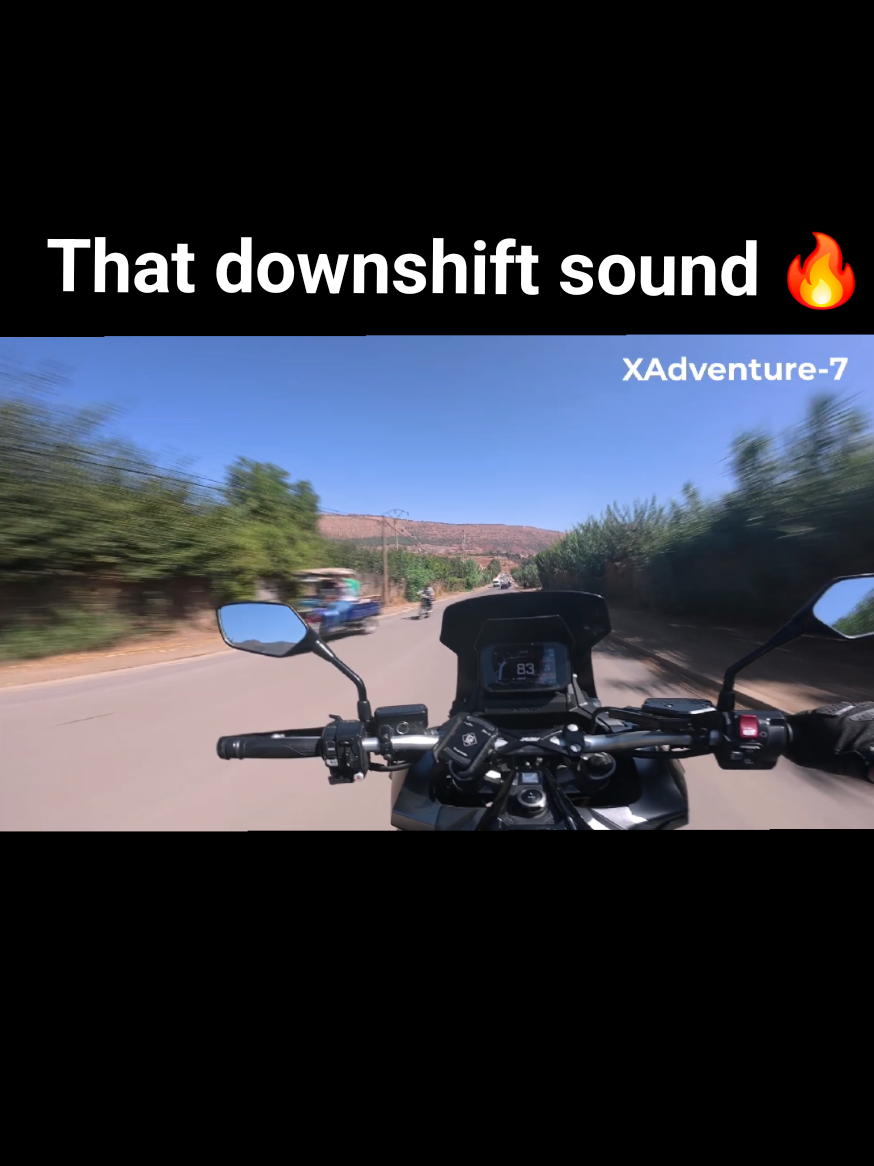 Xadv-750 downshift sound Akrapovic system.  #xadv750 #xadv #pourtoi #fyp #bikerlife 