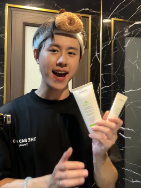 KEM DƯỠNG CHUYÊN BIỆT CHO LÀN DA DẦU MỤN  Cùng nghe Content Creator - Hiếu Hay Ho review cảm nhận thực tế về BABÉ Stop AKN Mattifying Fluid: 👉 Team da dầu mụn chưa biết chọn đồ skincare sao cho chuẩn? Tham khảo ngay bộ đôi từ BABÉ nhé! #BABE #STOPAKN #KEMDUONGCHUYENBIETCHODADAUMUN