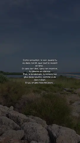 Il y a des batailles que personne ne voit. Celles qu’on mène le soir, dans le silence, quand tout devient trop lourd. On pleure quelques minutes, on essuie ses larmes, puis le lendemain, on remet son plus beau sourire comme si rien ne s’était passé. Et on recommence… un peu tous les jours. Parfois, sourire ne veut pas dire que tout va bien. Ça veut simplement dire qu’on essaie encore. 🤍