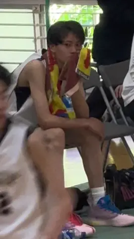 試合前にちょっと言い合いなっちゃって試合行かないって嘘ついてこっそり見に行ったらめっちゃ拗ねてた笑   お揃いのレゴランドのタオル持っててかわいい❤️  #fyp #おすすめ #カップル #fypシ 