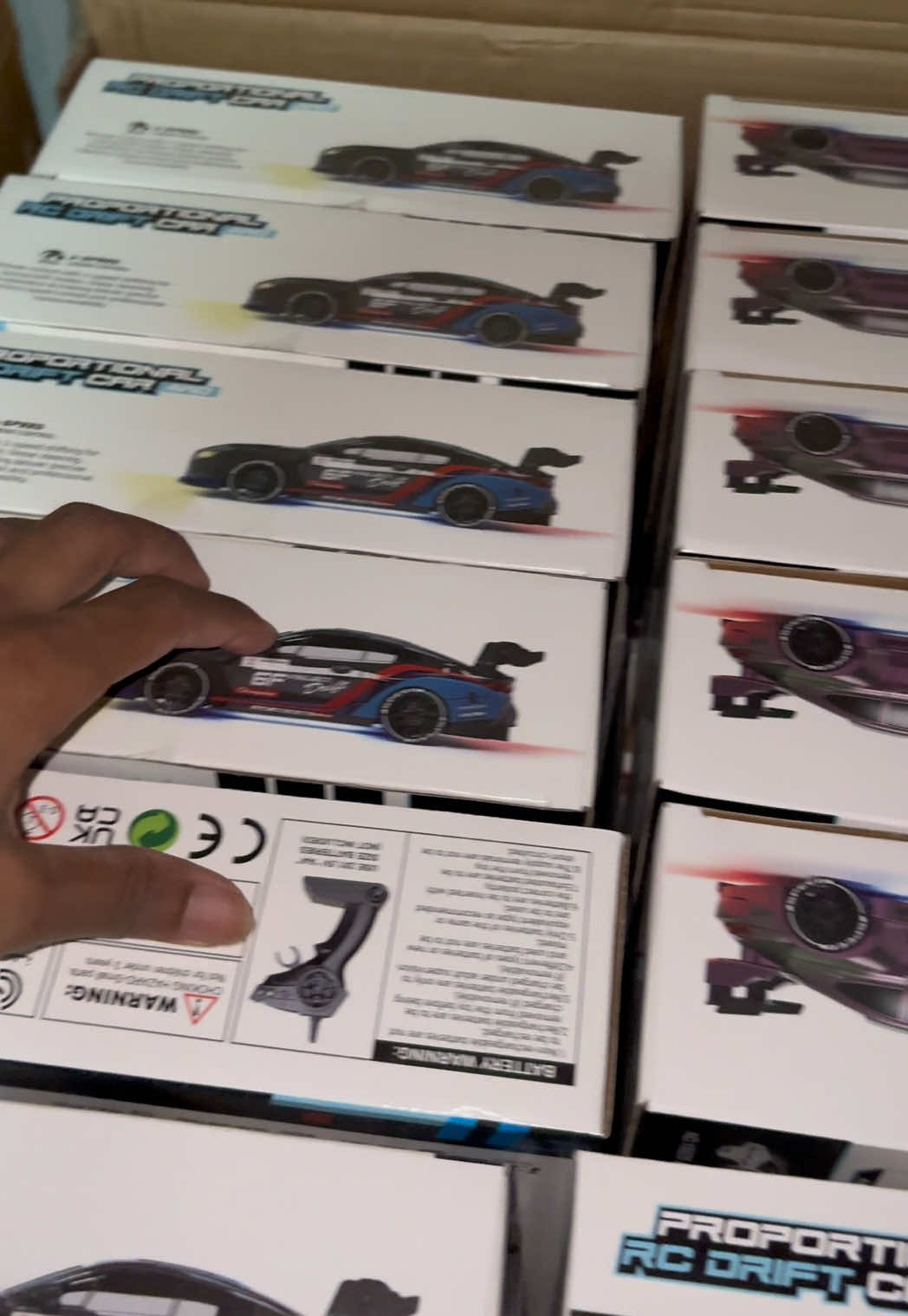 🏎️💨 1:24 Promotional Drift Car 🔥 Small size, big drift vibes! 😎 Perfect for car lovers, collectors & gifts 🎁 🔥 Stylish design 💨 Fun drifting action 🎁 Great gift choice 📞 Order now: 0728350974 #DriftCar #RCDriftCar #1to24 #foryou #foryoupage 