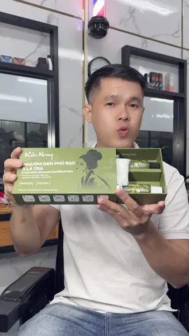 Nhuộm tóc bạc thường xuyên mình chọn loại xịn nhuộm cho an toàn nha cô chú anh chị #kemnhuomtoc #nhuomtoctainha #nhuomphubac 