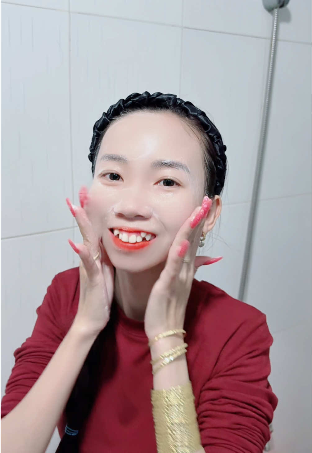 Sữa rửa mặt 377 hổ trợ trắng sáng sạch sâu bã nhờn giúp da mềm mịn ngăn ngừa mụn thu nhỏ lỗ chân lông mờ thâm nám sạm luôn nha