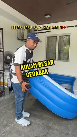 Weh, cuaca panas macam ni memang best kalau ada kolam sendiri dekat rumah! 💦 Tak perlu keluar pergi swimming pool, setup je dekat halaman rumah. Anak-anak boleh mandi, main air dan enjoy sama-sama. Mak ayah pun senang nak pantau. 😍 Lepas guna boleh kemas balik — memang ngam untuk aktiviti hujung minggu! Kalau rumah ada ruang, memang seronok buat port mandi sendiri! 🔥 #Kolam #KolamRenang #KolamRumah #MainAir #AktivitiAnak  #