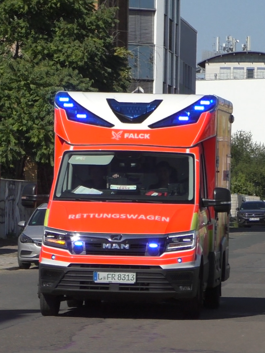 Neuer Beitrag ×------× ×------× 📌 | Stationiert: Rettungswache Leipzig Nord ×------× 📆 | Aufnahme:  - - - - ×------× 📞 | Funkrufnummer: Rettung Leipzig 10-83-2 ×------× 📷 | Aufgenommen mit:  Panasonic HC-V777 ×------× 👥️ | Partner: @Fabi  @effmsbg  @Spotter.on.tour  @Bluelight.Berlin🚨  @Einsatzfahrten_Berlin  @Einsatzfahrten_Sachsen  @Blaulichtfotograf Leipzig  @Einsatzfahrten_Thüringen  @Einsatzfahrten/LK-Leipzig  @🚨Einsatzfahrten_Halle.S🚒  @Emergency Blue Light MKS   ×------× 📱 | Hashtags: #fyp #viral #feuerwehr #blaulicht #drk  ×------× ©️ Copyright:  blaulicht.m  Wer Unerlaubt Bilder- oder Videomaterial verwendet/ Veröffentlicht, verstößt dies gegen das Urheberrecht (Urhg) § 106 und wird rechtlich zur Rechenschaft gezogen und wird zur Anzeige gebracht  ×------× ©️ Copyright:  blaulicht.m  Das Fahrzeug steht im Mittelpunkt, Personen, Kennzeichen und Sonstiges auf Bildern/Videos sind Rechtliches Beiwerk ×------×