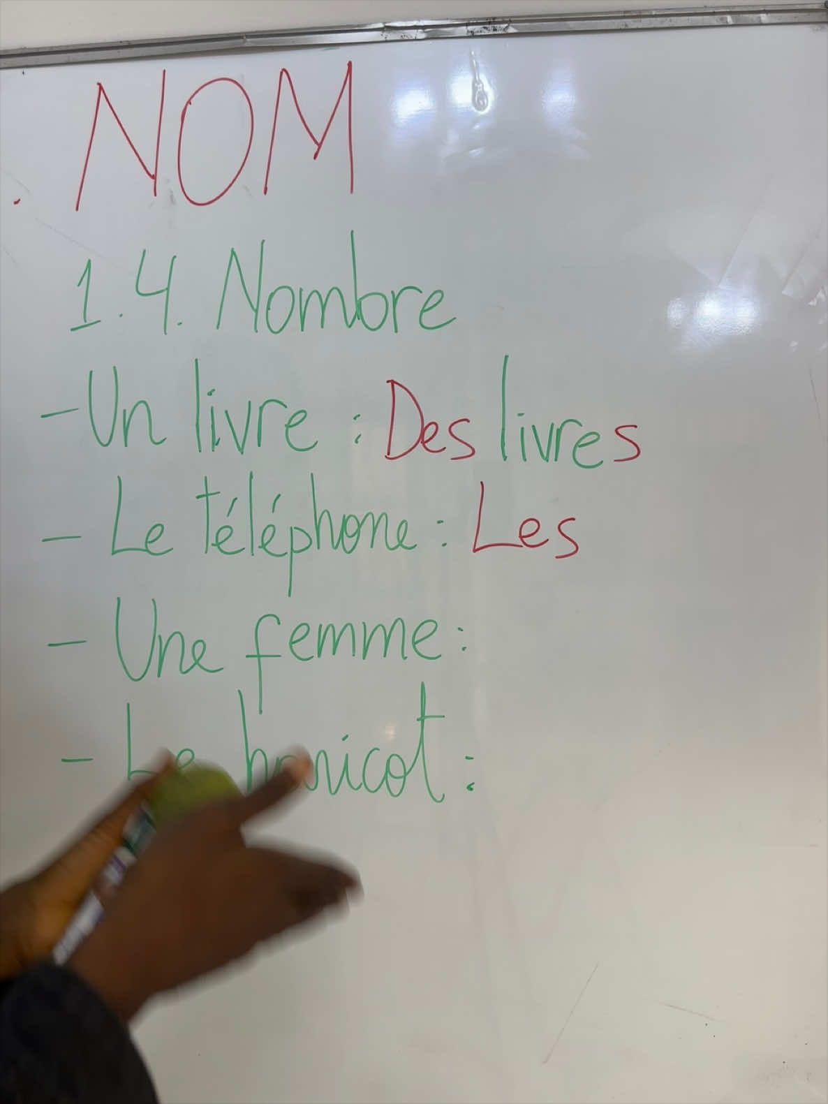 Il y a le nombre singulier et le nombre pluriel. 😴 #ntshiknatshombo #kembisacerveau #lubumbashi😘🌺congolaise🌺😍 #matisaniveau #education 