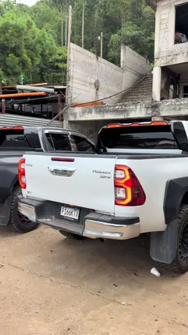 #toyotahiluxgr #toyotaguatemala #accesorios4x4 #iluminacionledpremium #guatemala🇬🇹 