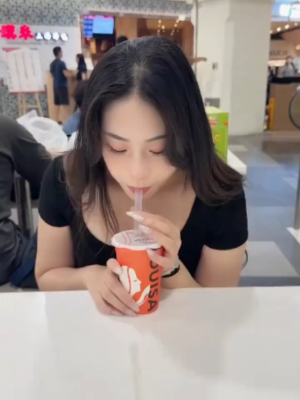 你是你痒了，不是脚底，那是哪？#饮品ing #甜美女孩