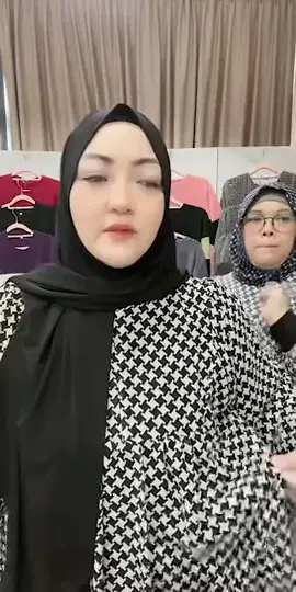 houndstooth blouses! 2 styles!  #duocollectionssg #duocollectionssg #supportlocal #muslimahfashion 