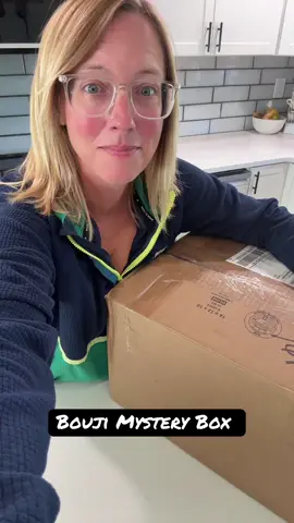 This mystery box showed up in my PO Box! It’s a small family owned company so make sure you give them a follow! #bouji #mysterybox #louisiana #Inverted @BoujiMysteryBoxes 