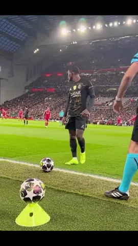 Légui rek 🔥🖤#psg #nunomendes #fpy #viral #fabrizioromano @🤍عليون•𝐀𝐥𝐧 