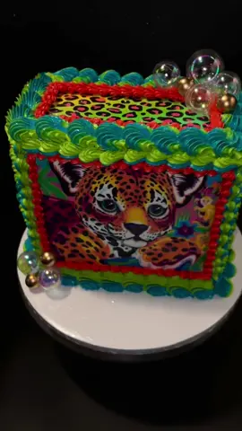 Weekend favorite 💚🩵 Instagram: @cenoyscreations #y2k#lisafrank#lisafrankcake#y2kcake#fyp