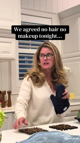 She mogged us in a serious way #iconicmom #iconic #momtok #funny #beauty 