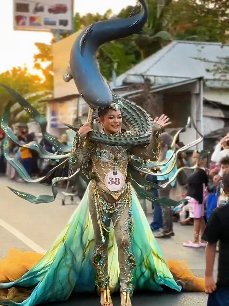 Best Performance Gudo Fashion Carnival Busana tradisonal 