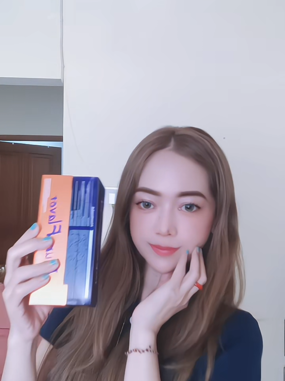 “Lagi cari minuman serat yang praktis? 💜 MOORKOEDAL Plum Flavor bisa jadi pilihan untuk melengkapi asupan serat harian. Praktis diseduh dengan rasa plum yang menyegarkan 🍑✨ Cek produknya di keranjang kuning 🛒” #Moorkoedal #PlumFlavor #MinumanSerat #AsupanSerat #SeratHarian 
