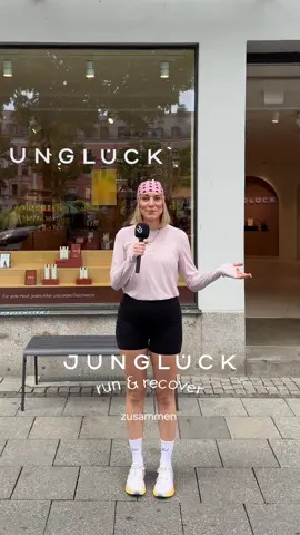München aufgepasst 📢   Unser erster JUNGLÜCK run & recover inkl. DJ, coolen Specials, Partnerbrand Goodies und einem geführten Cool Down wartet auf dich.  👉 Strecke: 5.8 Kilometer entlang der Isar 👉 Pace: ca. 06:30 min./km 👉 Wann: Samstag, den 12. September ab 10:00 Uhr 👉 Wo: JUNGLÜCK Flagship Store. Gärtnerplatz 5, 80469 München 👉 Kosten: kostenlos – schnapp dir ein kostenloses Ticket und sei dabei!  Melde dich einfach über den Link in unserer Bio auf Instagram an. Wir freuen uns, auf dich! 🤎  Sponsored by @Vetain @Dryll @mybacs  #Running #junglück #event #munich @Linda 