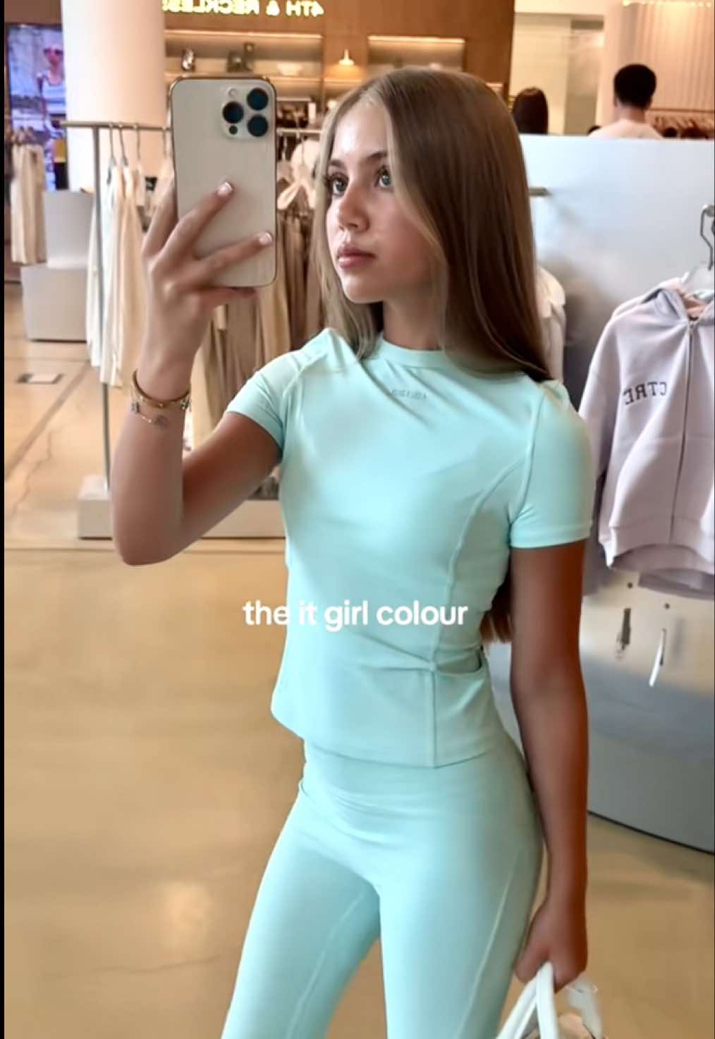 the perfect colour 🩵 love this set-@michinimovement #set  #fyp #blowup #misshattiebeu 
