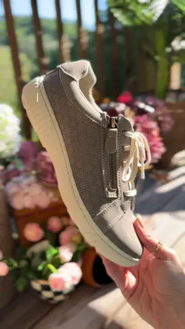 Clark’s leather sneakers 👟 @QVC, Inc #clarks #sneakers #qvc #FallOutfits 