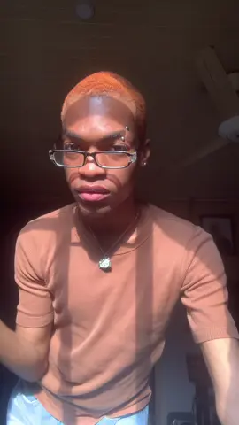 Ohh to be a pretty boy !😩🥹 #mission #haircolor #slowedsound #sunkissed #wlw 