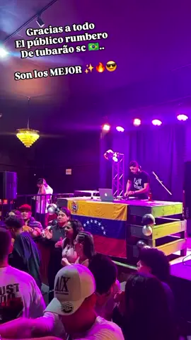 asi se difrutaron la rumba UNDERGROUND en tubarão sc 🇧🇷.. el Dj @DjRandyOficialVnZ🇻🇪 los puso a bailar hasta no mas poder 🔥🥳🥳 #soca #venezuelaoriente #f #tiktok 