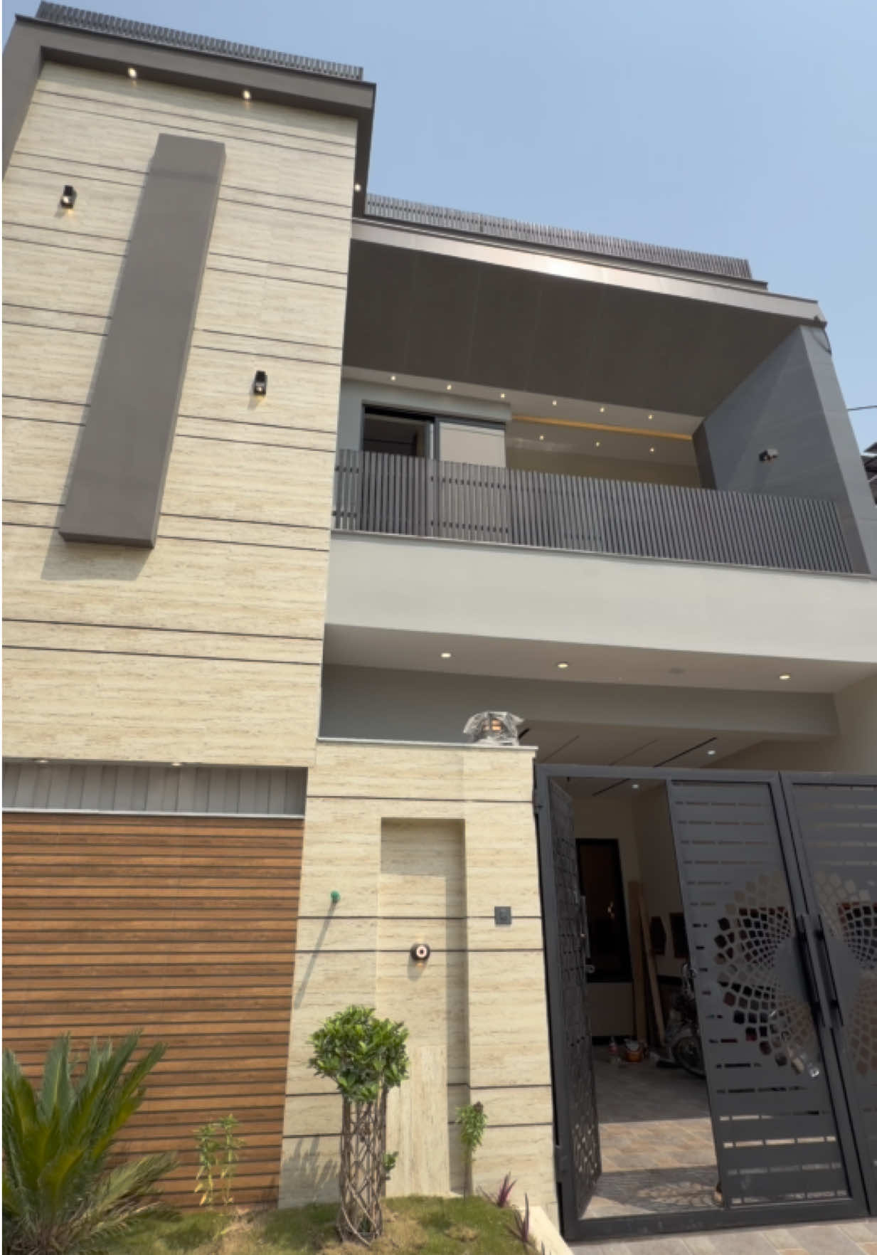 Out Standing Designed 5 Marla House 🏡 Location 📍: Sudaise Villas.#fy #foryou #viralvideo #5marlahouse #wadanrealestate 