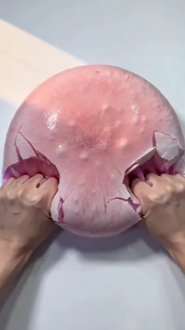 Who gets it ! The crunch of crispy squishy is so addictive #slime #squish #relaxing #asmr #StressRelief 