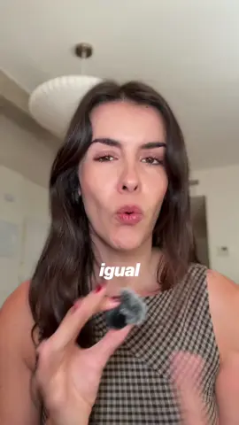 La transferibilidad profesional tiene que ver con cuánto del valor que aportas a tu empresa puedes llevar a otro contexto y cómo consigues que alguien que nunca ha trabajado contigo lo entienda. Comenta LAB y te mando la información de Onwork Lab, mi programa de seis semanas para aprender a gestionar tu carrera estratégicamente. En Onwork trabajamos tu propuesta de valor, tu posicionamiento y la preparación de negociaciones y próximos movimientos, con herramientas y acompañamiento para aplicarlo a tu carrera. Has construido una experiencia valiosa. Conviene que puedas hacerla valer también fuera del lugar donde la adquiriste.