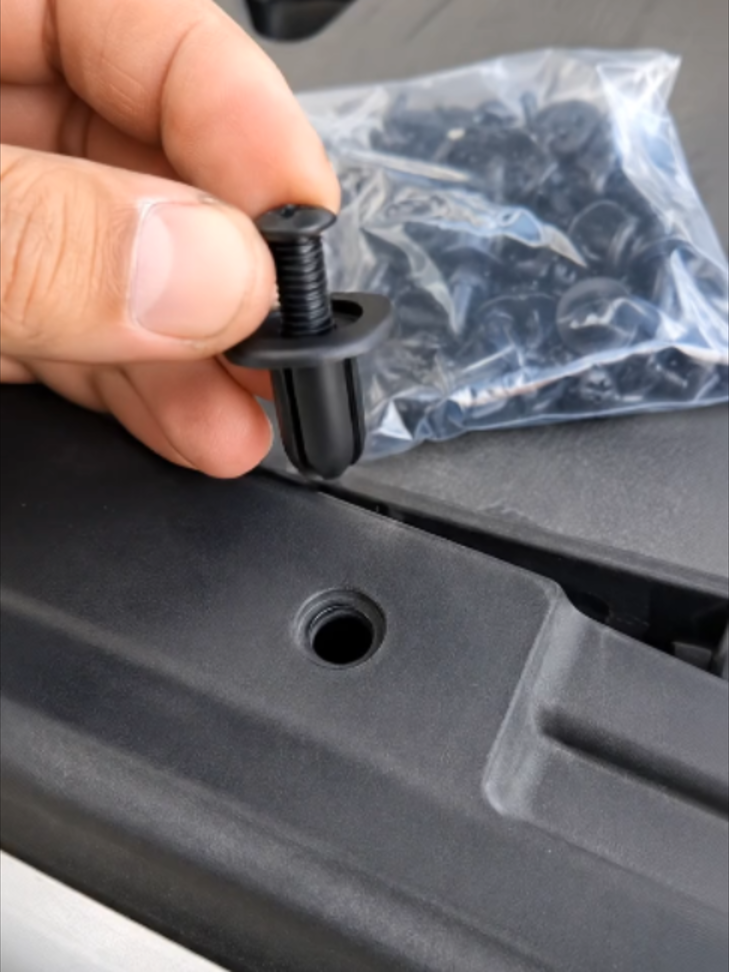 Quem cuida do próprio carro sabe o quanto esse kit pode ser útil #PresilhaAutomotiva #KitAutomotivo #AcessóriosAutomotivos