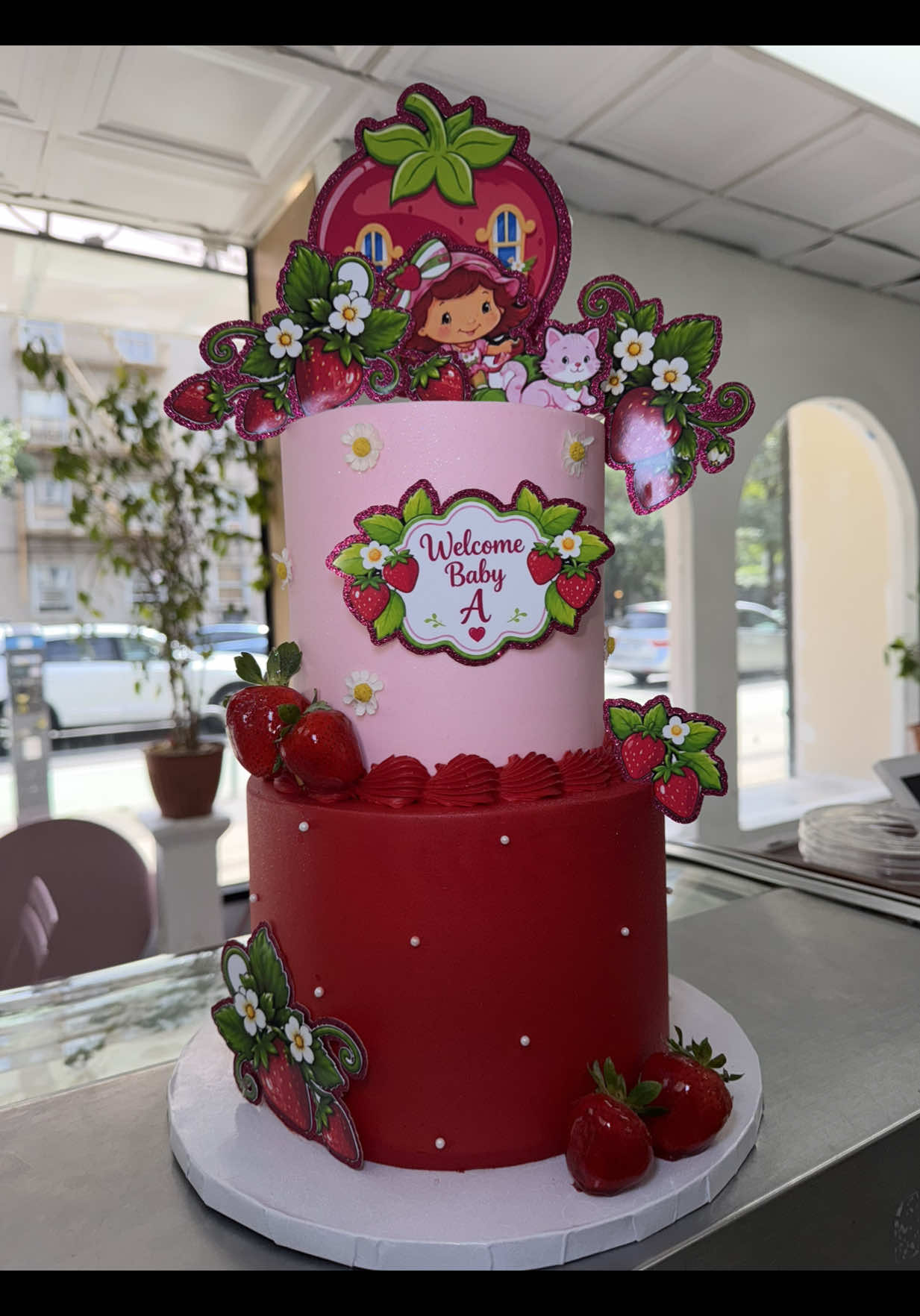 🍓💕 A berry sweet welcome for Baby A! 💕🍓 Strawberries, sparkle & the sweetest little details for this adorable celebration!  #strawberrycake #welcomebaby #babyshower #babyshowercake #strawberryshortcake 