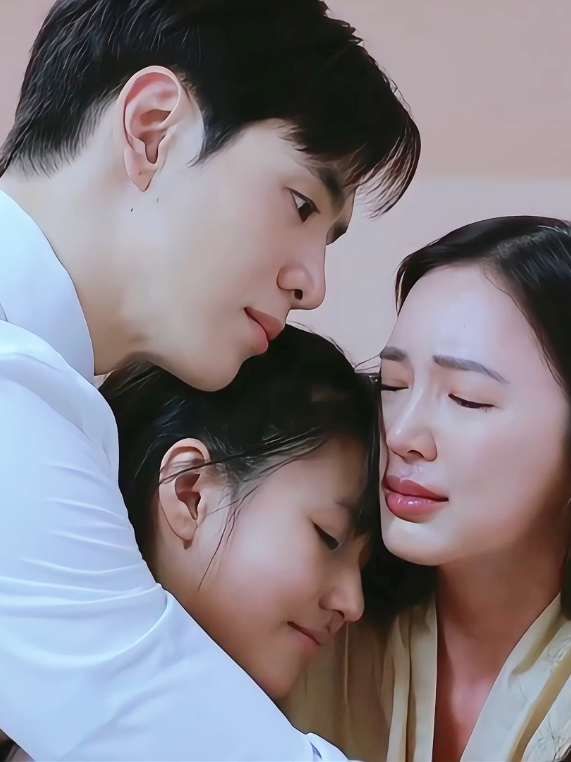 pertama kali Dao panggil Daran dengan sebutan ibu 🥹  fokus sama tatapan Rangsiman yang penuh cinta 🫶 #filmthanapat #buanalinthip #toloveandcherish #thaidrama 