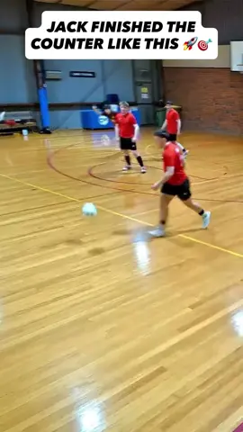 What a counter attack from How About That 🔥 Jack gets on the end of it and sends an absolute rocket into the top corner 🚀🎯 Perfect way to finish the counter! #futsal #topcorner #counterattack #futsalgoal #carofutsal